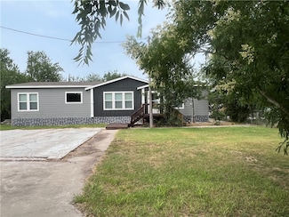 272 Orange St, Mathis, TX 78368