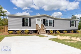 210 Gilford St, Jesup, GA 31546