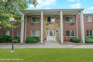 17 Gadsen Place Unit 1F, Staten Island, NY 10314