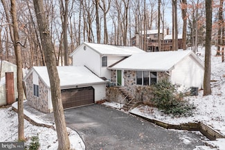 1466 Spring Hill Dr, Hummelstown, PA 17036
