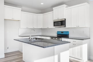 7581 Grapevine Ct, West Richland, WA 99353