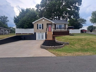 520 Circle Dr, Maysville, KY 41056