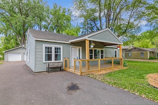 689 Berwood Ave, Saint Paul, MN 55127