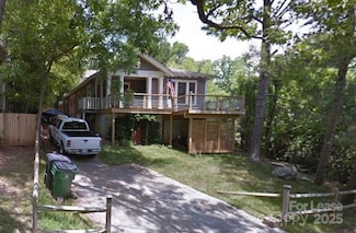 1915 Hamorton Place, Charlotte, NC 28205