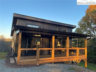 206 River Bend Hills Rd, Crumpler, NC 28617