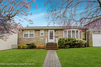 40 Champlain Ave, Staten Island, NY 10306