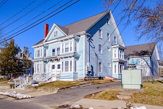 27 Storer St, Saco, ME 04072