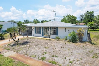 330 Lasayette Dr NE, Port Charlotte, FL 33952