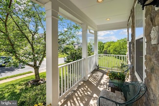 42364 Winsbury Place W, Sterling, VA 20166