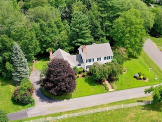 1 Williamsburg Ct, Rexford, NY 12148