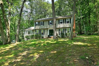 31 Country Ridge Dr, Monroe, CT 06468