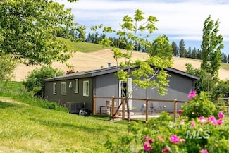 1722 Genesee Troy Rd, Moscow, ID 83843