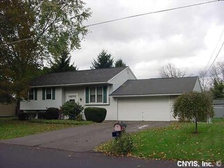 827 Lamont Cir, Cortland, NY 13045
