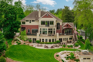N49W35398 Wisconsin Ave, Oconomowoc, WI 53066