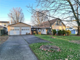 1316 Dallas Ave, Natrona Heights, PA 15065
