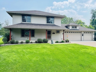 1615 Quasar Ct S, Lakeland, MN 55043
