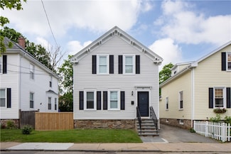 30 E Bowery St, Newport, RI 02840