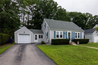22 Woodland Dr, West Warwick, RI 02893