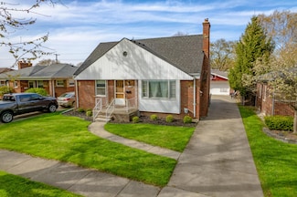 21771 Chalon St, Saint Clair Shores, MI 48080
