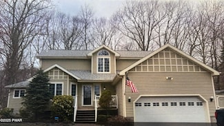 138 Eastwood Dr, Greentown, PA 18426