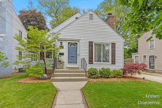2426 Raymond Ave SE, Grand Rapids, MI 49507