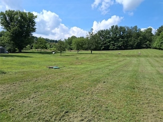 876 New Salem Rd, Uniontown, PA 15401