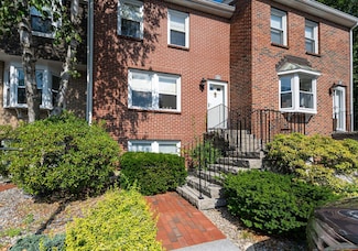 39 Derryfield Ct, Manchester, NH 03104