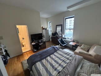 2020 Broadway Unit 4F, New York, NY 10023