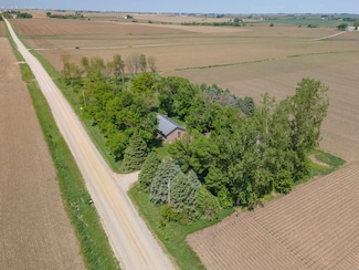 21809 225th St, Grundy Center, IA 50638