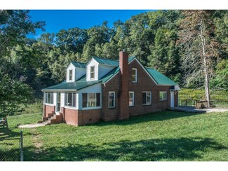 215 Broom Hollow Rd, Fall Branch, TN 37656
