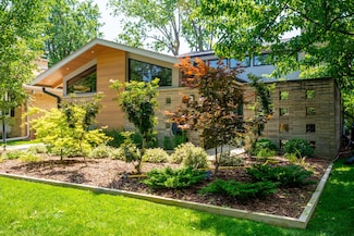 10201 W Park Ridge Ave, Milwaukee, WI 53222