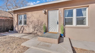 1607 Los Tomases Dr NW, Albuquerque, NM 87102