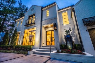 1401 Sherwood Ln, Nichols Hills, OK 73116
