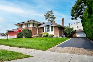 3895 Green Place, Bethpage, NY 11714