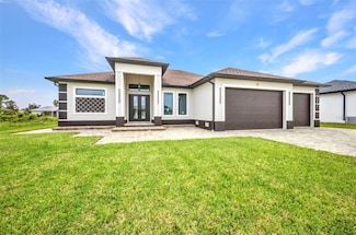 15 Tournament Rd, Rotonda West, FL 33947