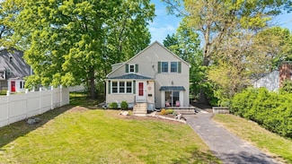 27 Glen Ave, Burlington, MA 01803