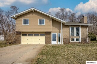 7102 S 49th Avenue Cir, Omaha, NE 68157