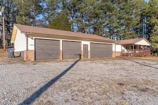 4924 Peachtree Ave, Jonesboro, AR 72405