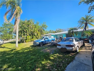 1646 S Hermitage Rd, Fort Myers, FL 33919
