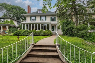 2516 Humboldt Ave S, Minneapolis, MN 55405