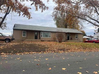 320 & 322 Barth Ave, Richland, WA 99354