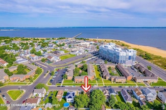 28 Belleview Ave, Keansburg, NJ 07734