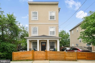 5310 B St SE, Washington, DC 20019
