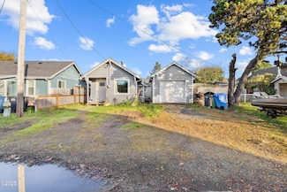 945 NE Commercial St, Waldport, OR 97394