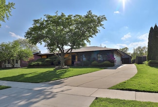 140 Princeton St, Hoffman Estates, IL 60169