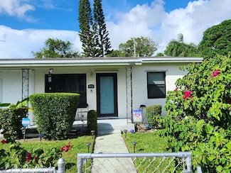 664 W 2nd St, Riviera Beach, FL 33404