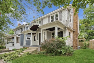 715 Gladstone Dr SE, Grand Rapids, MI 49506