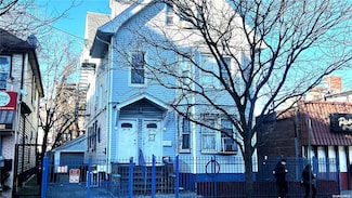 40-08 69th St, Flushing, NY 11377