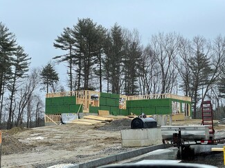 8 Hummingbird Ln, Hooksett, NH 03106