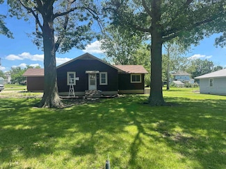 1420 N Oak St, Eureka, KS 67045